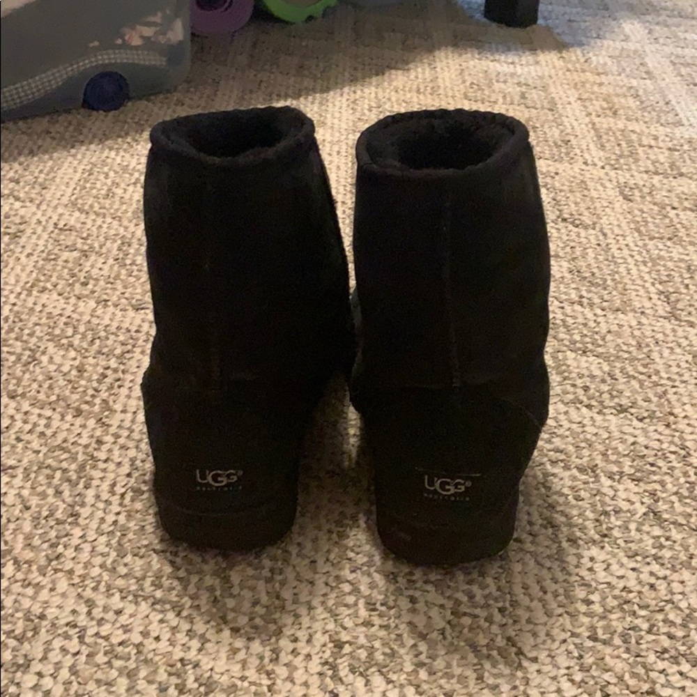 Black uggs
